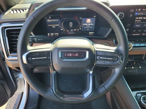 Used 2024 GMC Canyon AT4 w/ Canyon Safety Plus Package AWD/4WD image 21