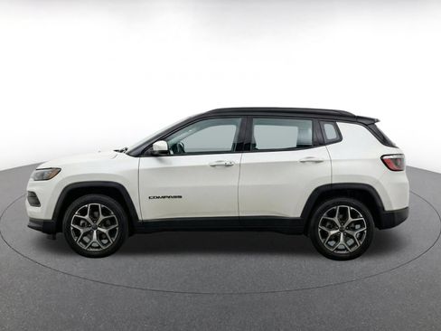 Used 2025 Jeep Compass Limited AWD/4WD image 4
