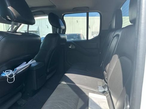 Used 2012 Nissan Frontier PRO-4X w/ Pro-4x Luxury Pkg AWD/4WD image 4