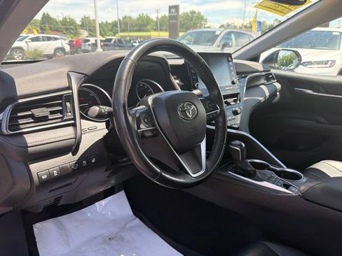 Used 2023 Toyota Camry XLE w/ Cold Weather Package FWD image 18