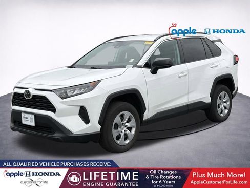 Used 2021 Toyota RAV4 LE AWD/4WD image 3