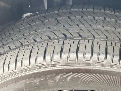 Used 2025 Jeep Grand Cherokee Altitude RWD image 14