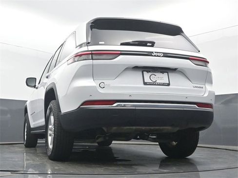 Used 2024 Jeep Grand Cherokee Laredo image 49