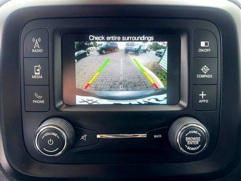 Used 2017 Jeep Renegade Latitude image 7