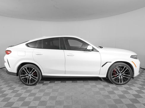 Used 2025 BMW X6 xDrive40i w/ Climate Comfort Package AWD/4WD image 3