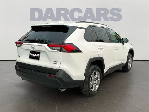 Used 2025 Toyota RAV4 XLE AWD/4WD image 2
