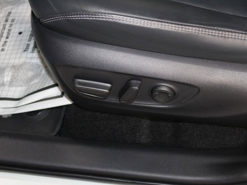 Used 2020 Toyota RAV4 Limited image 24