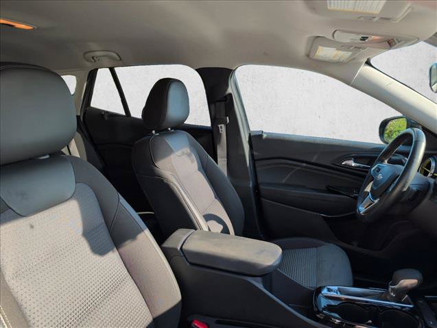 Used 2024 Chevrolet Trax LT w/ Driver Confidence Package FWD image 27