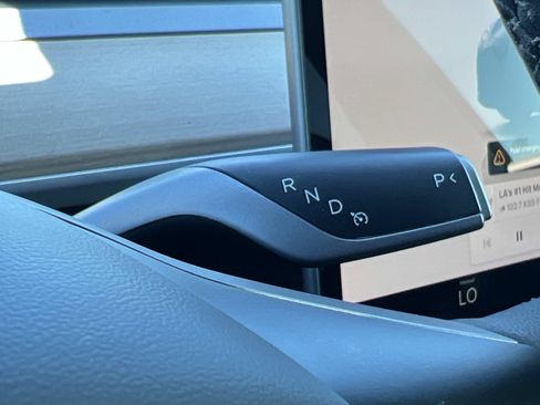 Used 2024 Tesla Model Y Long Range image 11