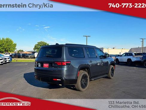 Used 2024 Jeep Wagoneer Series II AWD/4WD image 25