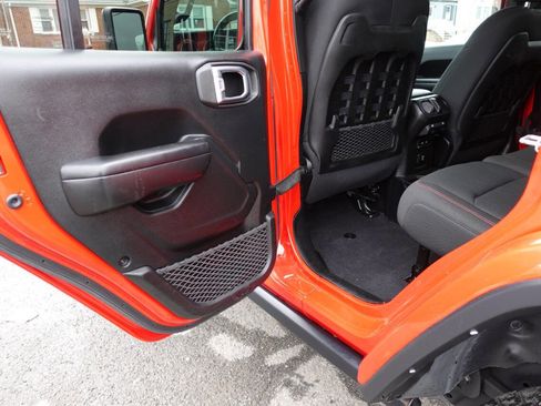 Used 2021 Jeep Wrangler Unlimited Rubicon w/ Dual Top Group AWD/4WD image 26