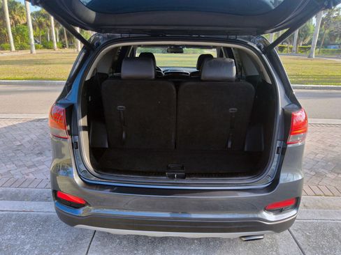 Used 2019 Kia Sorento EX FWD image 48