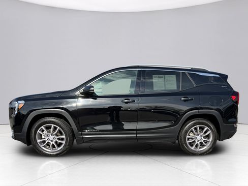 Used 2024 GMC Terrain SLT w/ Infotainment Package II AWD/4WD image 8