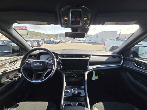 New 2026 Jeep Grand Cherokee Altitude AWD/4WD image 15