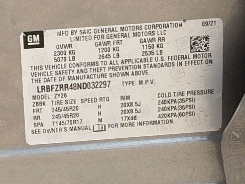 Used 2022 Buick Envision Avenir w/ Technology Package II FWD image 35
