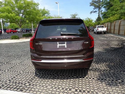 New 2025 Volvo XC90 T8 Plus w/ Protection Package Premier AWD/4WD image 6