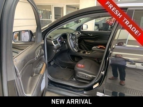 Certified 2022 GMC Acadia SLE w/ Driver Convenience Package image 7