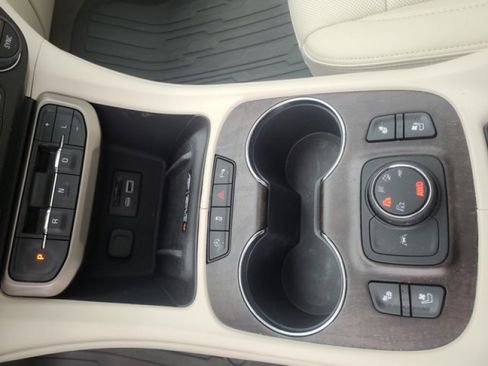Used 2023 GMC Acadia Denali w/ Trailering Package AWD/4WD image 15