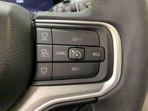 Used 2025 Jeep Wagoneer Series III w/ Premium Group I AWD/4WD image 27