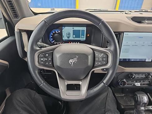 Used 2023 Ford Bronco Wildtrak AWD/4WD image 13