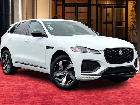 New 2026 Jaguar F-PACE R-Dynamic S image 3