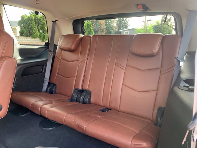 Used 2019 Cadillac Escalade Premium Luxury w/ Escalade Sport Edition AWD/4WD image 20