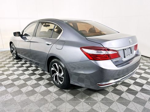 Used 2017 Honda Accord LX image 5