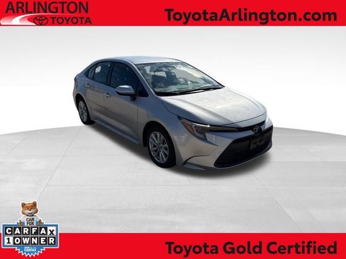 Used 2025 Toyota Corolla LE w/ LE Premium Package image 1