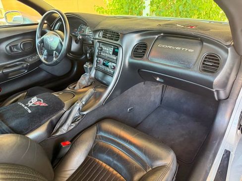 Used 1998 Chevrolet Corvette Coupe w/ Roof Pkg RWD image 36