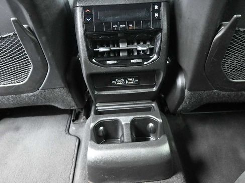 Used 2023 Jeep Grand Cherokee L Laredo image 33