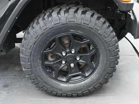 Used 2023 Jeep Gladiator Sport AWD/4WD image 38