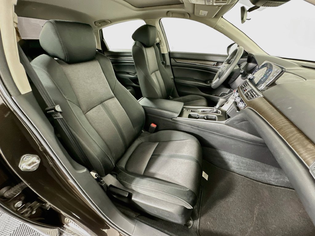 Used 2018 Honda Accord EX image 28