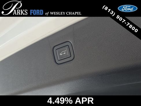Used 2024 Chevrolet Blazer Premier w/ Enhanced Convenience Package FWD image 9