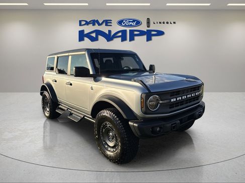 Used 2024 Ford Bronco Black Diamond w/ Sasquatch Package image 10