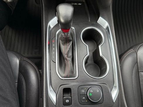 Used 2023 Chevrolet Traverse RS image 19