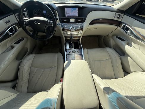 Used 2015 INFINITI Q70 3.7 w/ Deluxe Touring Package image 11