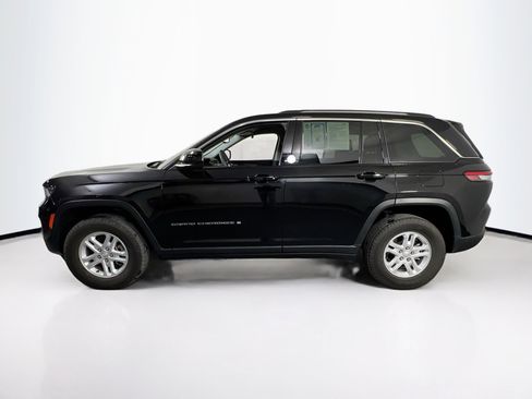 Used 2023 Jeep Grand Cherokee Laredo w/ Luxury Tech Group I image 8
