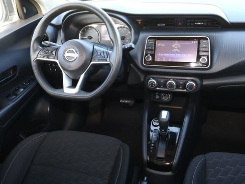 Used 2022 Nissan Kicks S image 10