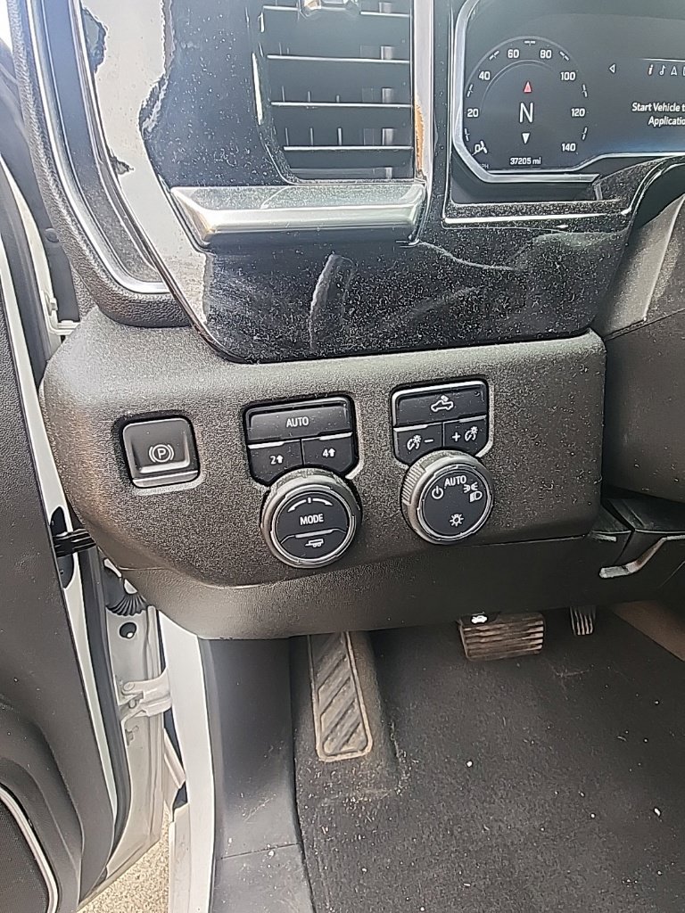 Used 2022 Chevrolet Silverado 1500 LT AWD/4WD image 14