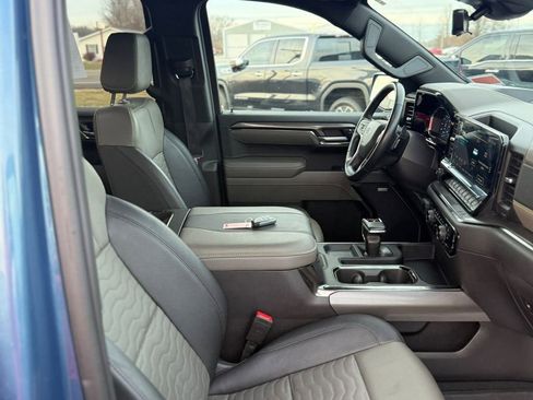 Used 2024 Chevrolet Silverado 1500 ZR2 w/ Technology Package image 52