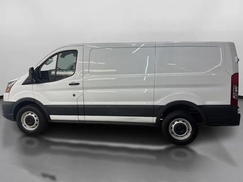 Used 2023 Ford Transit 250 Low Roof RWD image 5