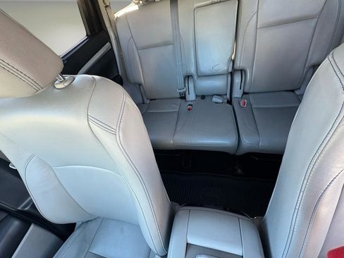 Used 2018 Toyota Highlander XLE image 21