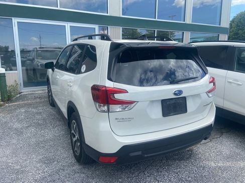 Used 2024 Subaru Forester Premium AWD/4WD image 3