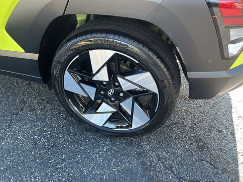 Used 2025 Hyundai Kona Limited image 9