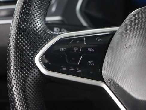 Used 2022 Volkswagen Tiguan SE R-Line image 13