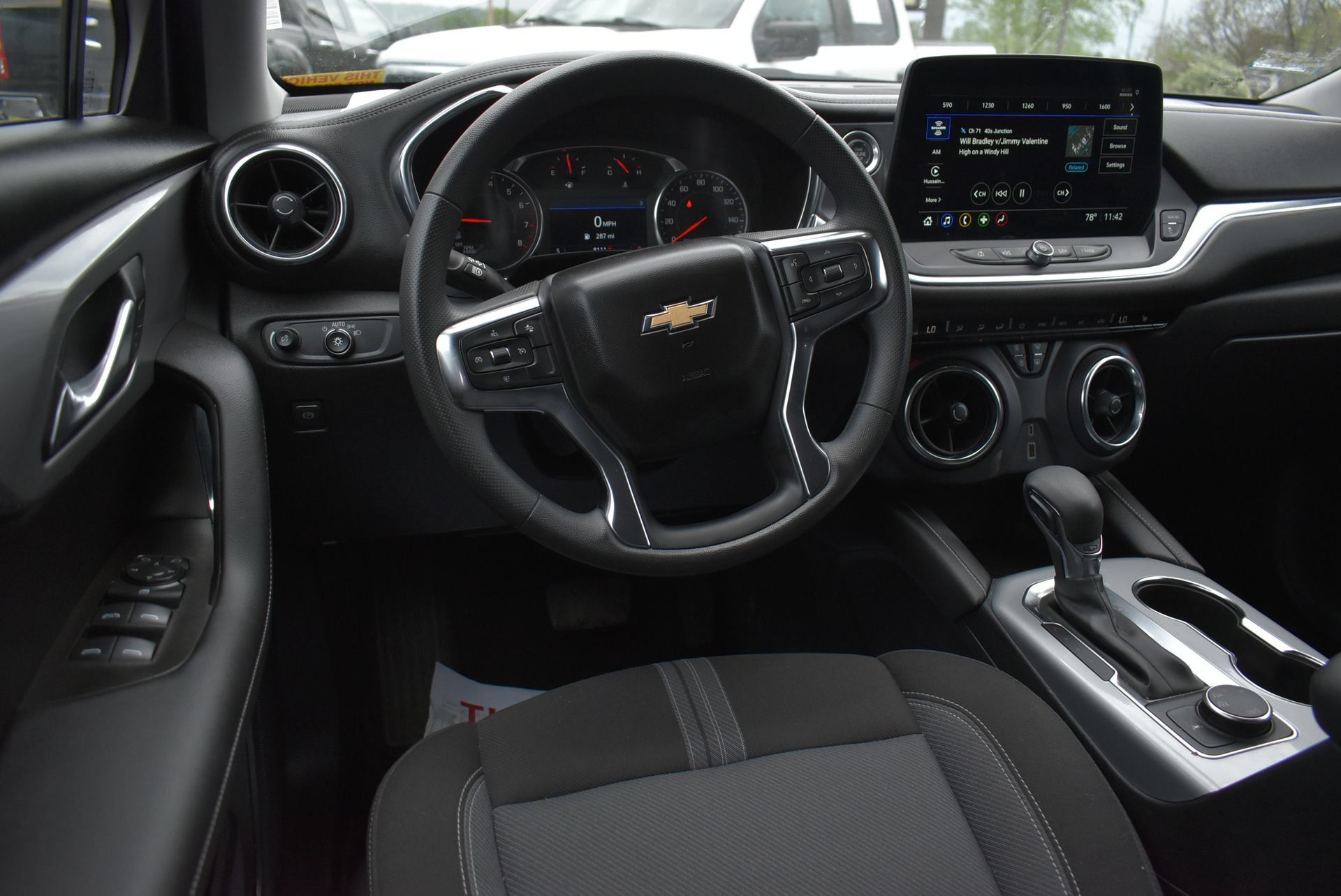 Used 2025 Chevrolet Blazer LT AWD/4WD image 17