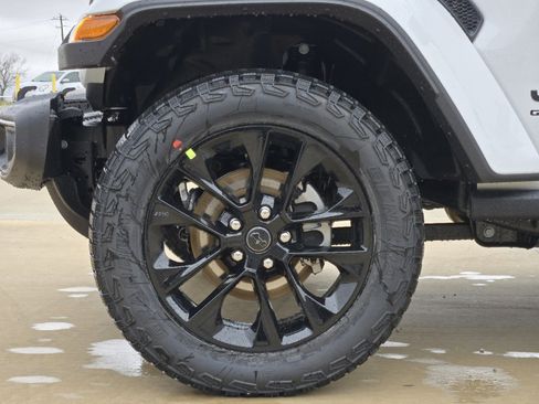 New 2025 Jeep Gladiator Sport image 9