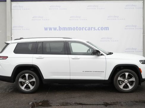 Used 2023 Jeep Grand Cherokee L Limited w/ Luxury Tech Group II image 7