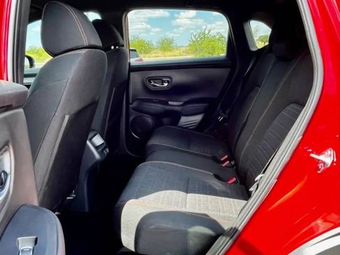 Used 2025 Honda HR-V Sport image 10