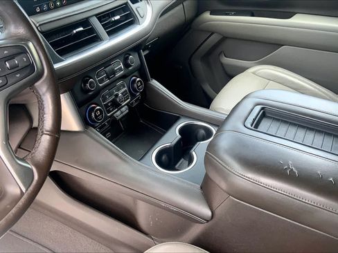 Used 2021 Chevrolet Tahoe LT w/ LT Signature Package RWD image 17